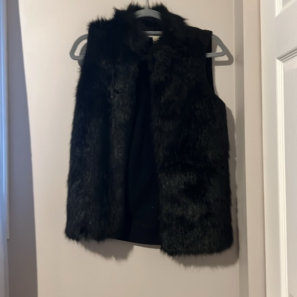 Michael Kors Faux Fur Vest - Picture 9 of 10